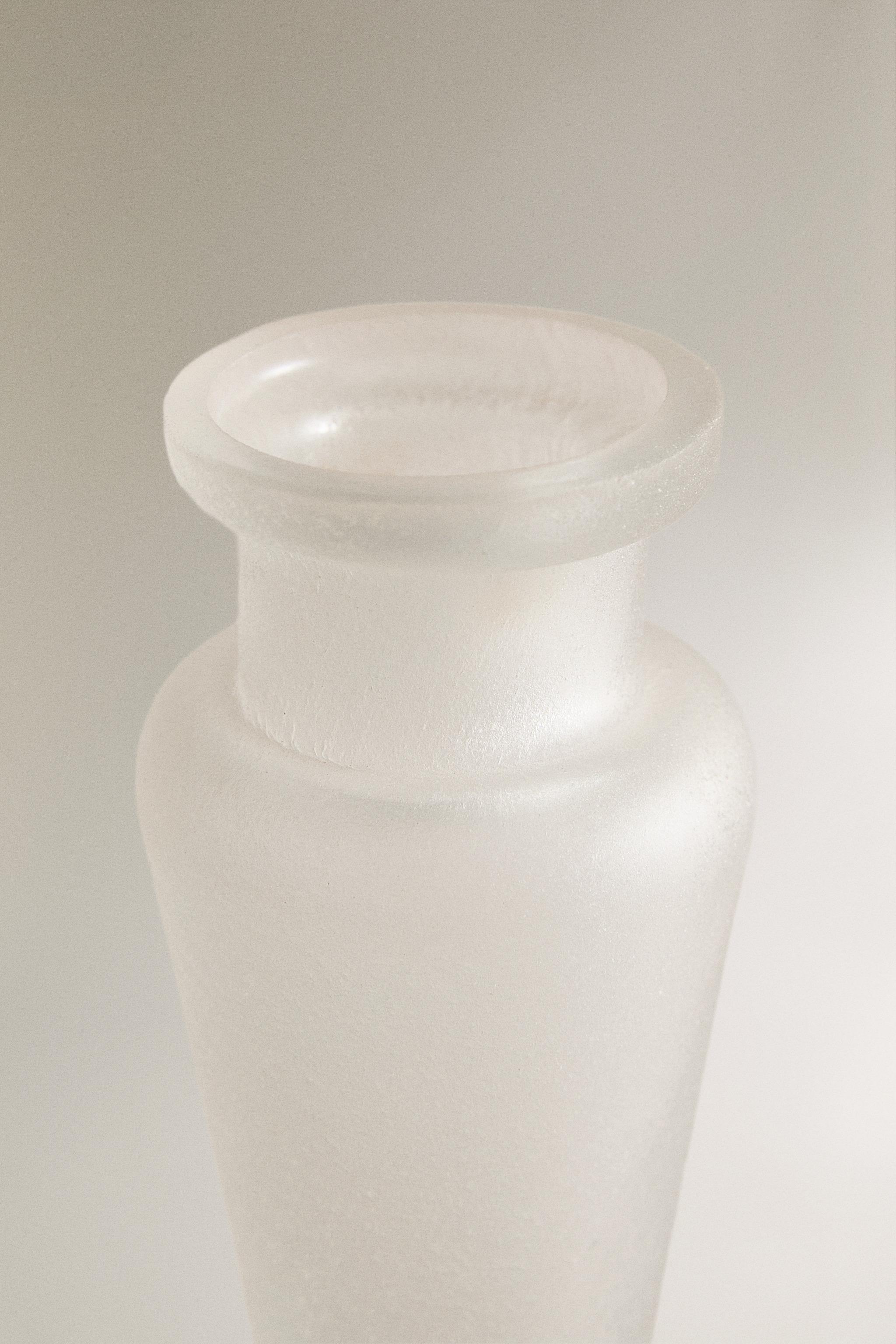 OPAQUE GLASS CANDLESTICK I COLIN KING